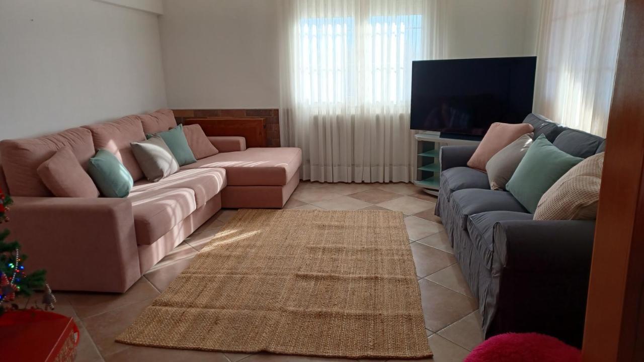 فيلا Piscina De Sal Barbacoa Wifi, Parking Gratis, 3 Min Pga Casa El Roble خيرونا المظهر الخارجي الصورة