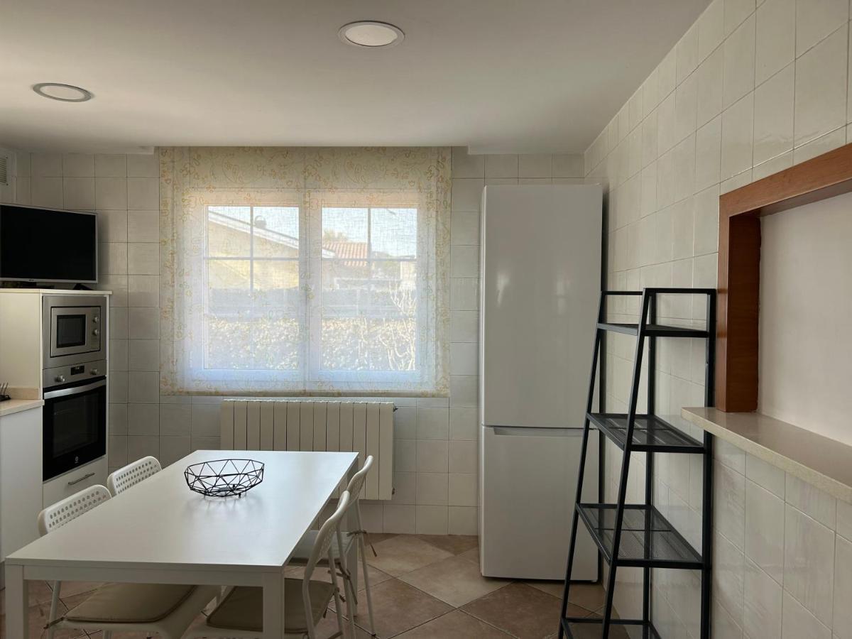 فيلا Piscina De Sal Barbacoa Wifi, Parking Gratis, 3 Min Pga Casa El Roble خيرونا المظهر الخارجي الصورة