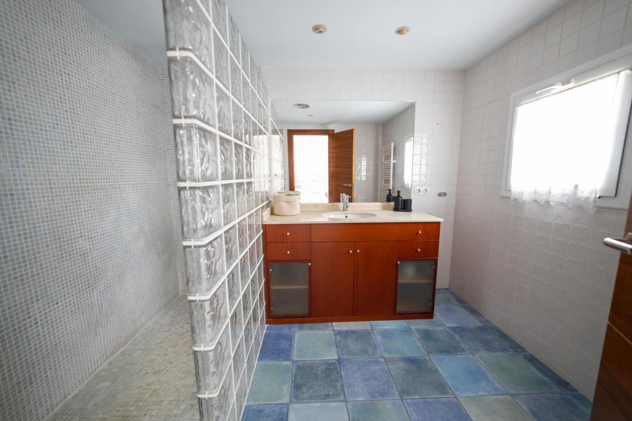 فيلا Piscina De Sal Barbacoa Wifi, Parking Gratis, 3 Min Pga Casa El Roble خيرونا المظهر الخارجي الصورة