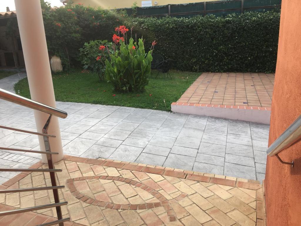فيلا Piscina De Sal Barbacoa Wifi, Parking Gratis, 3 Min Pga Casa El Roble خيرونا المظهر الخارجي الصورة