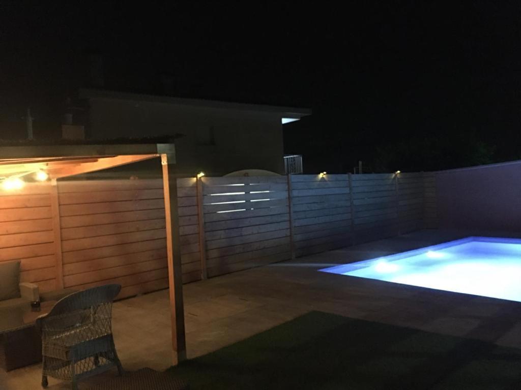 فيلا Piscina De Sal Barbacoa Wifi, Parking Gratis, 3 Min Pga Casa El Roble خيرونا المظهر الخارجي الصورة